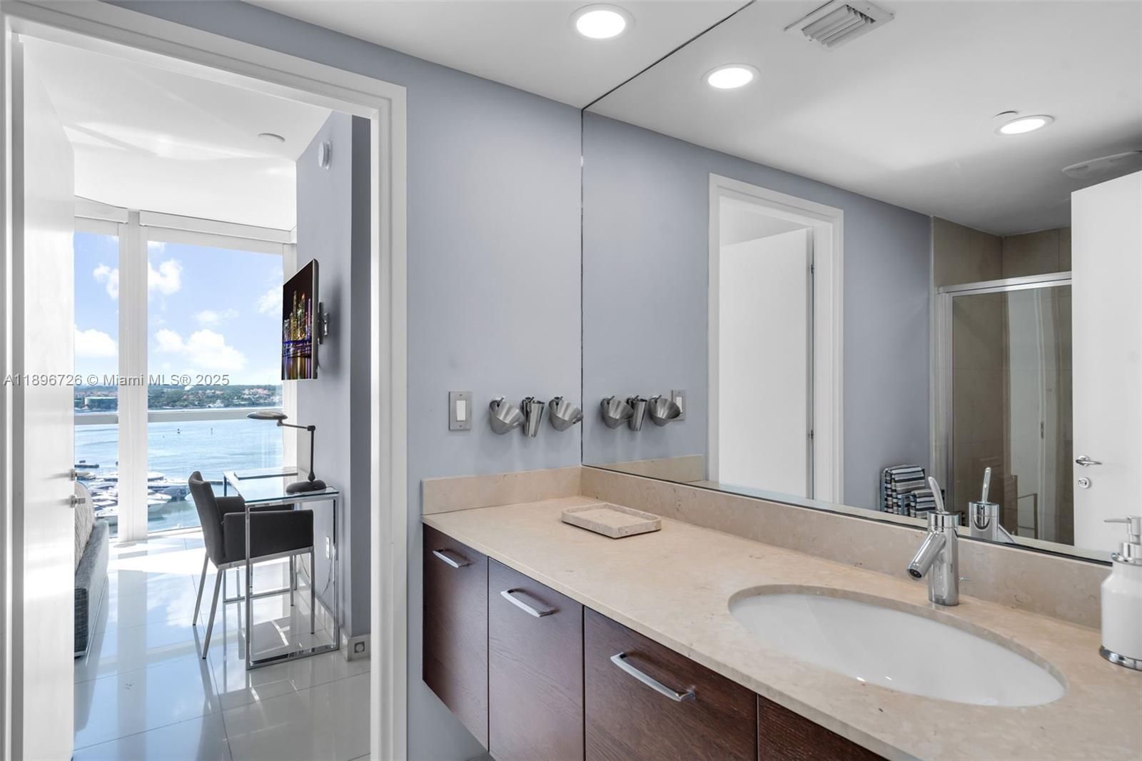 450 Alton Rd #1205, Miami Beach FL 33139