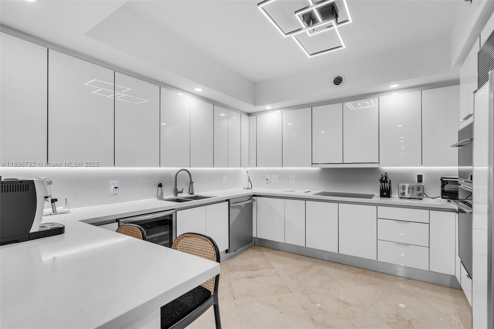 791 Crandon Blvd #1404, Key Biscayne FL 33149