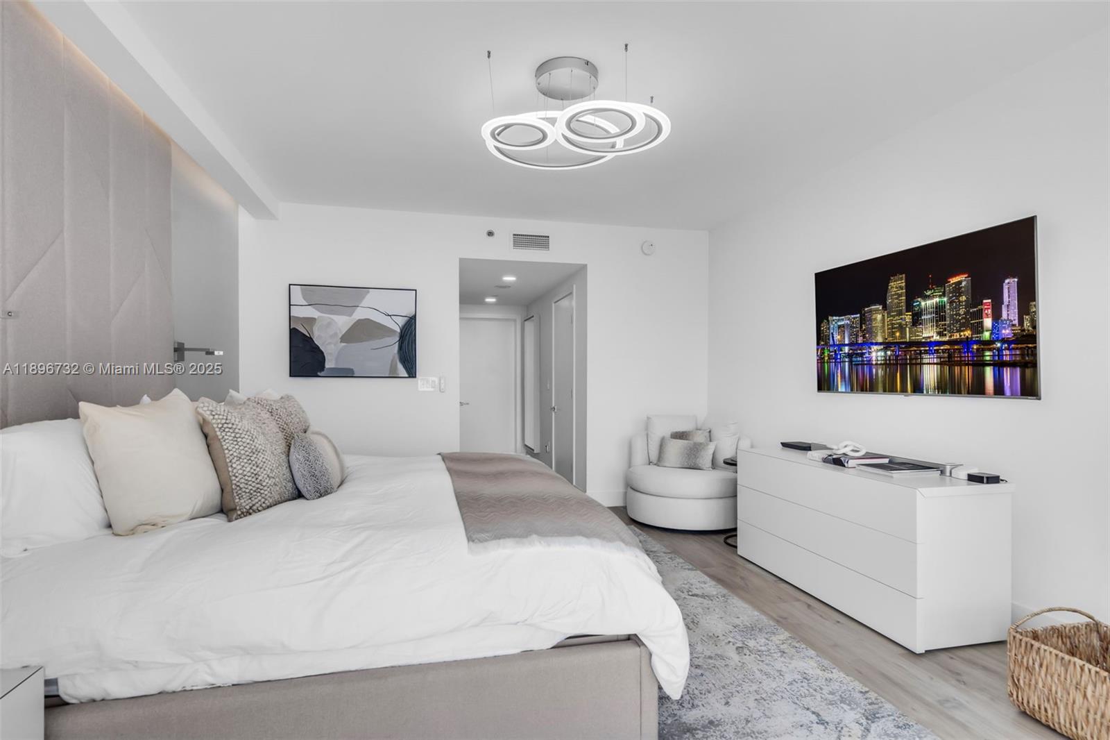 791 Crandon Blvd #1404, Key Biscayne FL 33149