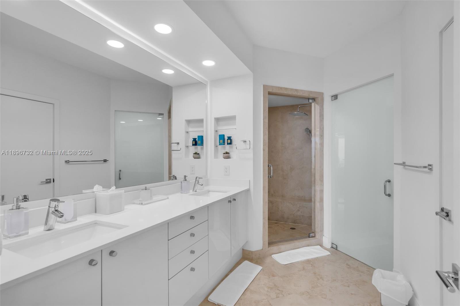 791 Crandon Blvd #1404, Key Biscayne FL 33149