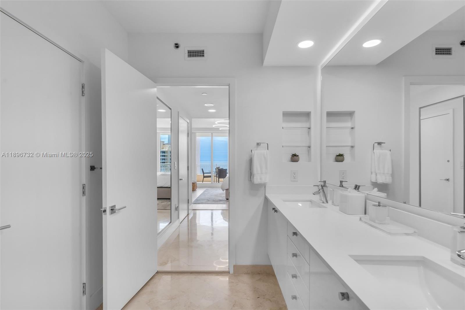 791 Crandon Blvd #1404, Key Biscayne FL 33149
