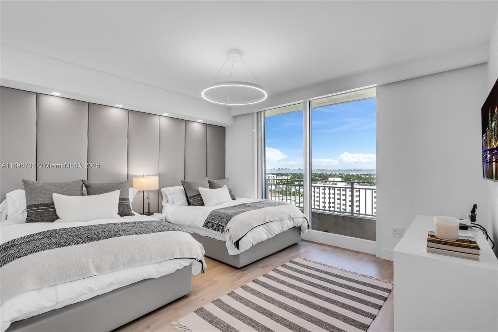 791 Crandon Blvd #1404, Key Biscayne FL 33149