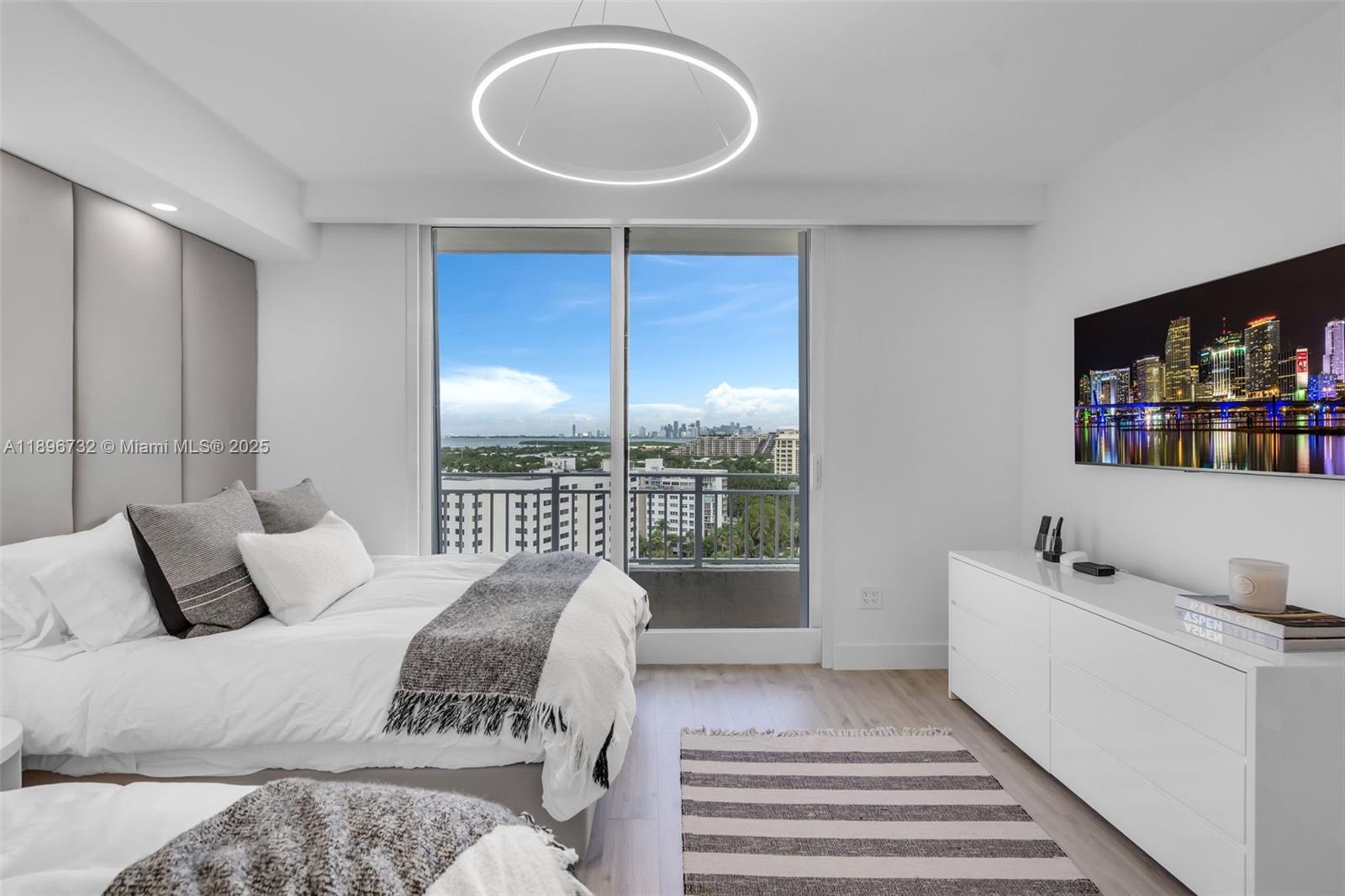791 Crandon Blvd #1404, Key Biscayne FL 33149