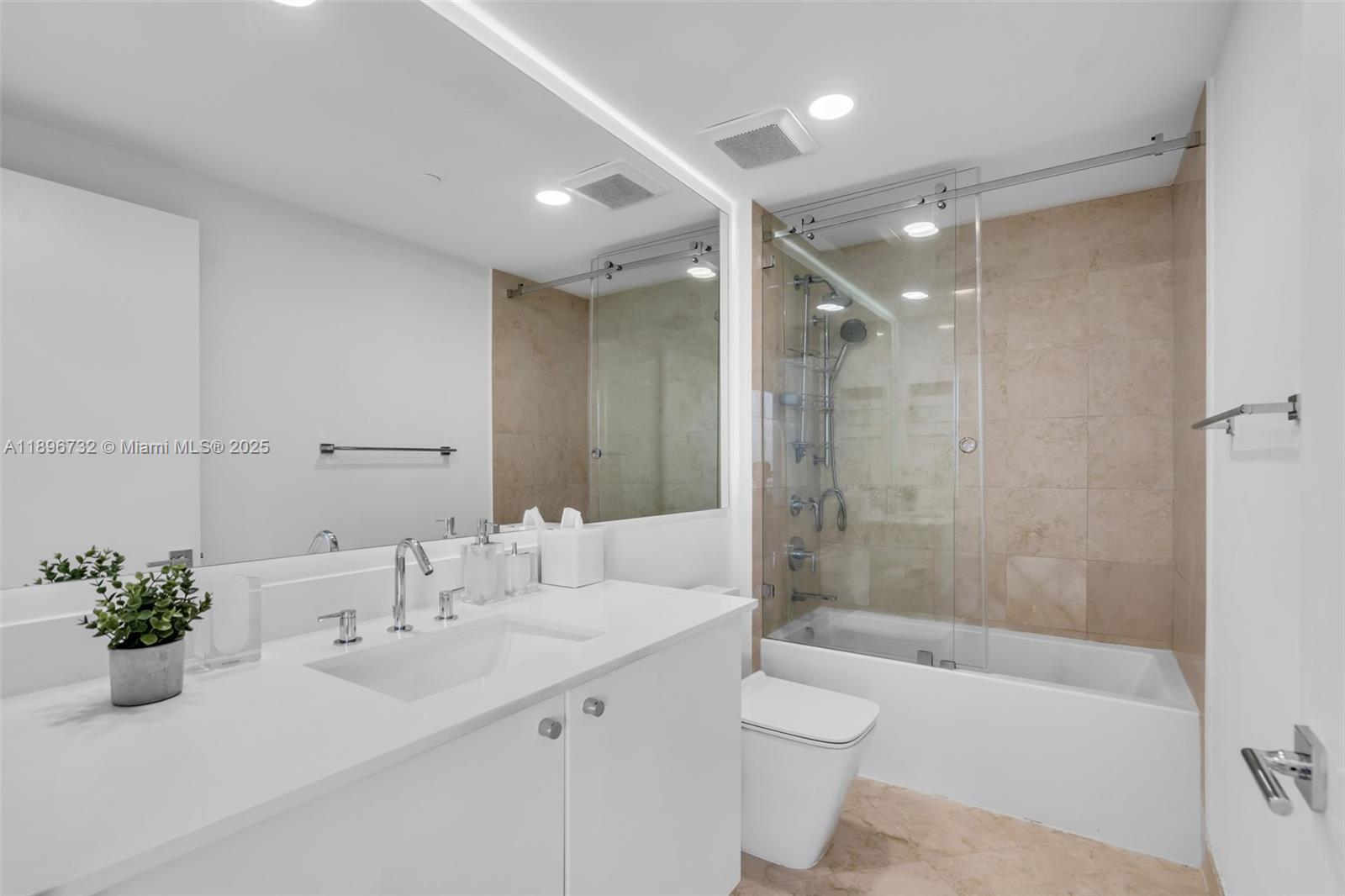 791 Crandon Blvd #1404, Key Biscayne FL 33149
