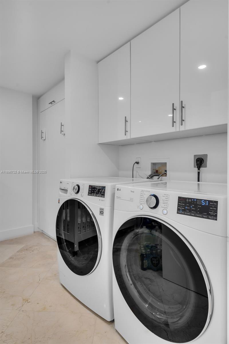791 Crandon Blvd #1404, Key Biscayne FL 33149