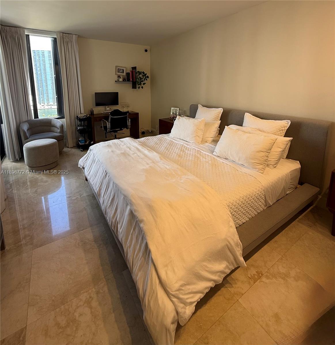 520 Brickell Key Dr #A1910, Miami FL 33131