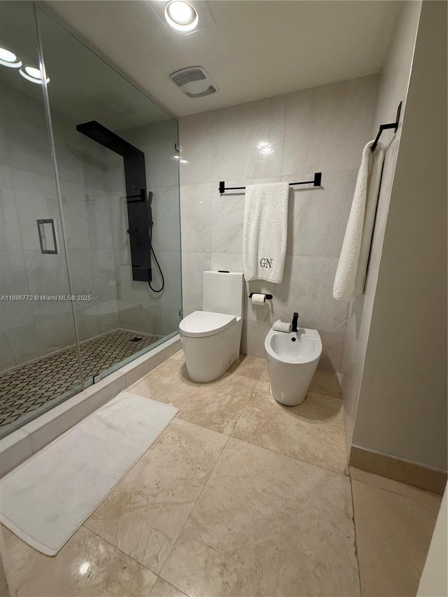 520 Brickell Key Dr #A1910, Miami FL 33131