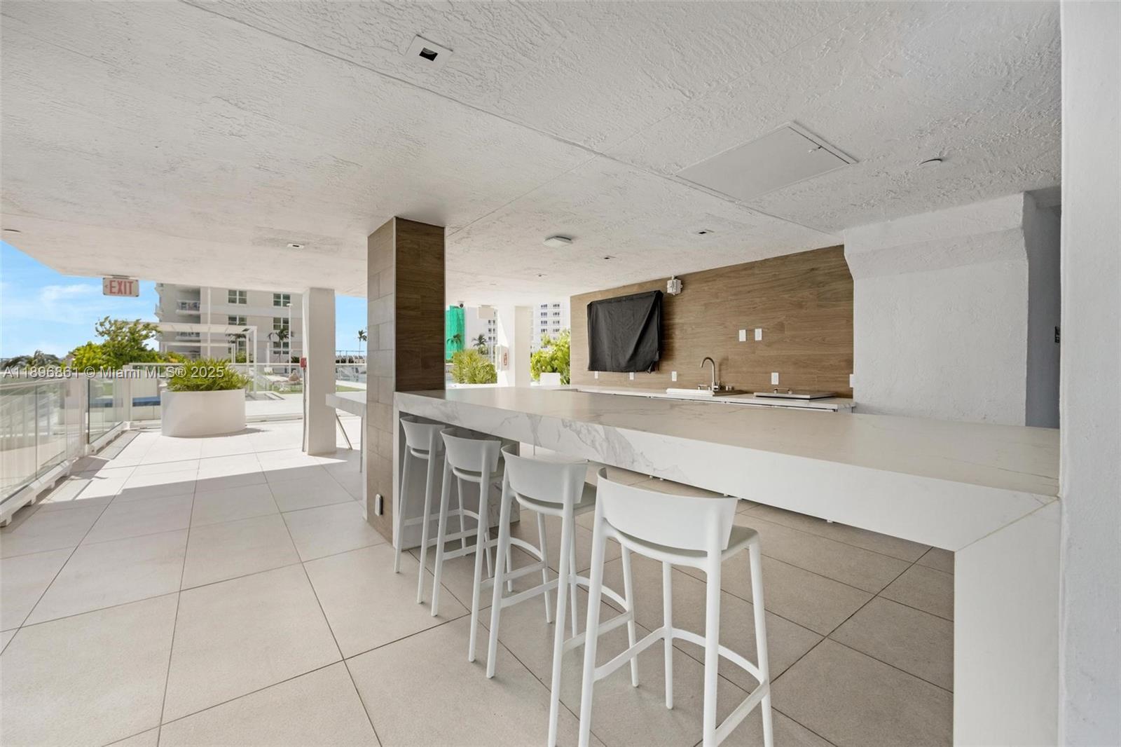 770 Claughton Island Dr #1712, Miami FL 33131