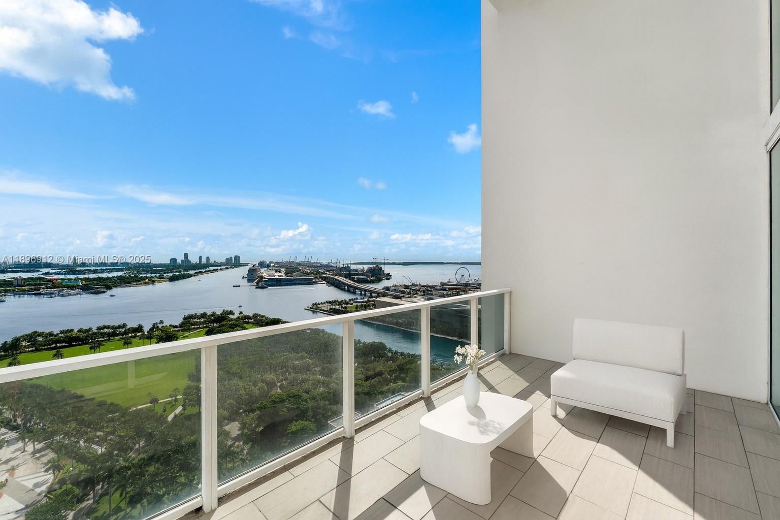 1040 Biscayne Blvd #2402, Miami FL 33132