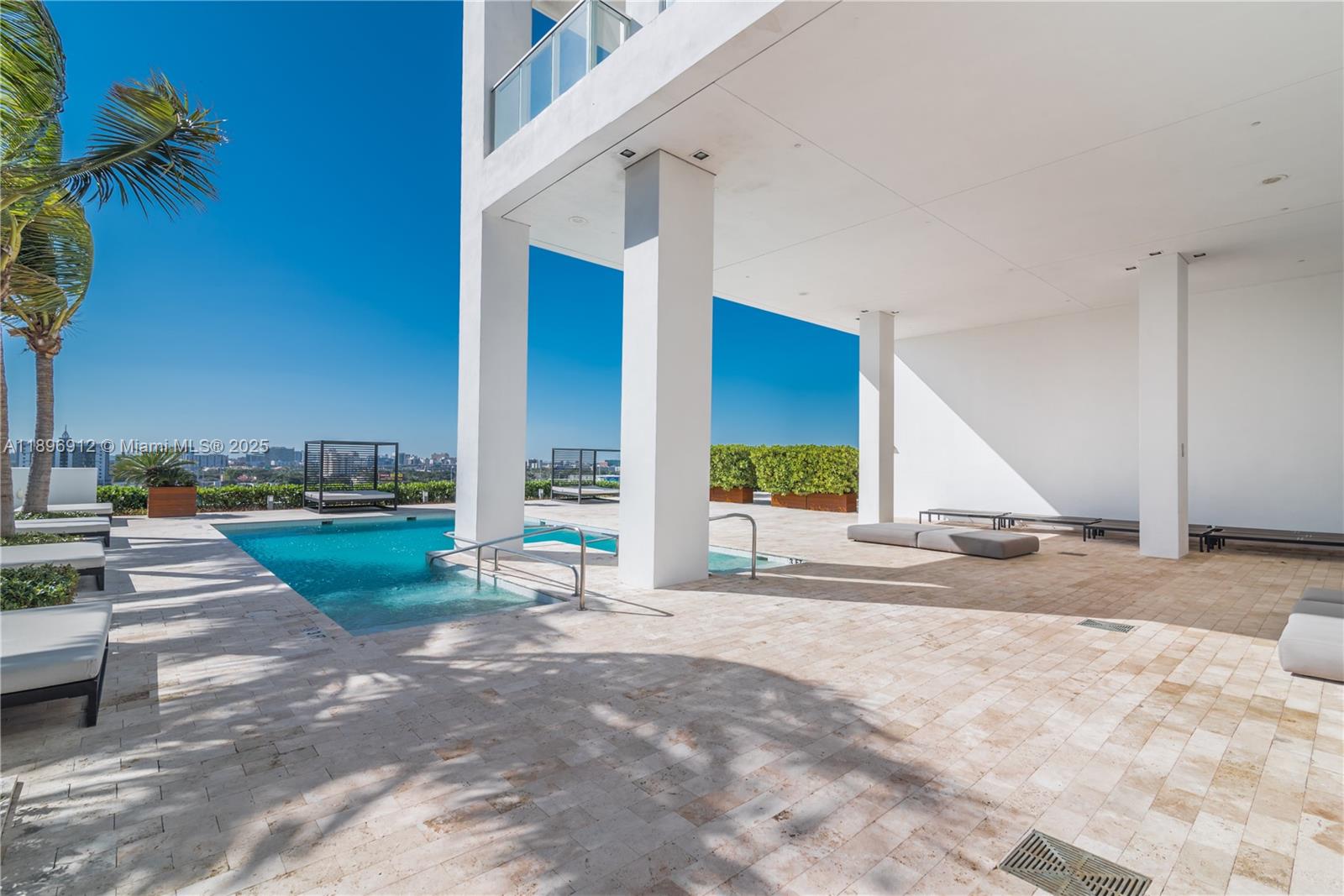 1040 Biscayne Blvd #2402, Miami FL 33132
