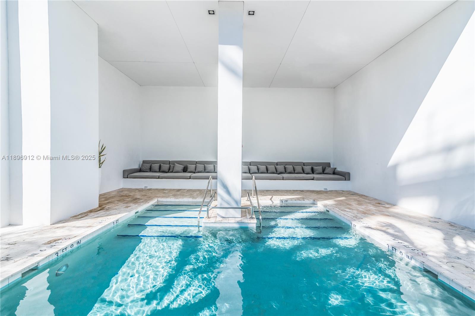 1040 Biscayne Blvd #2402, Miami FL 33132