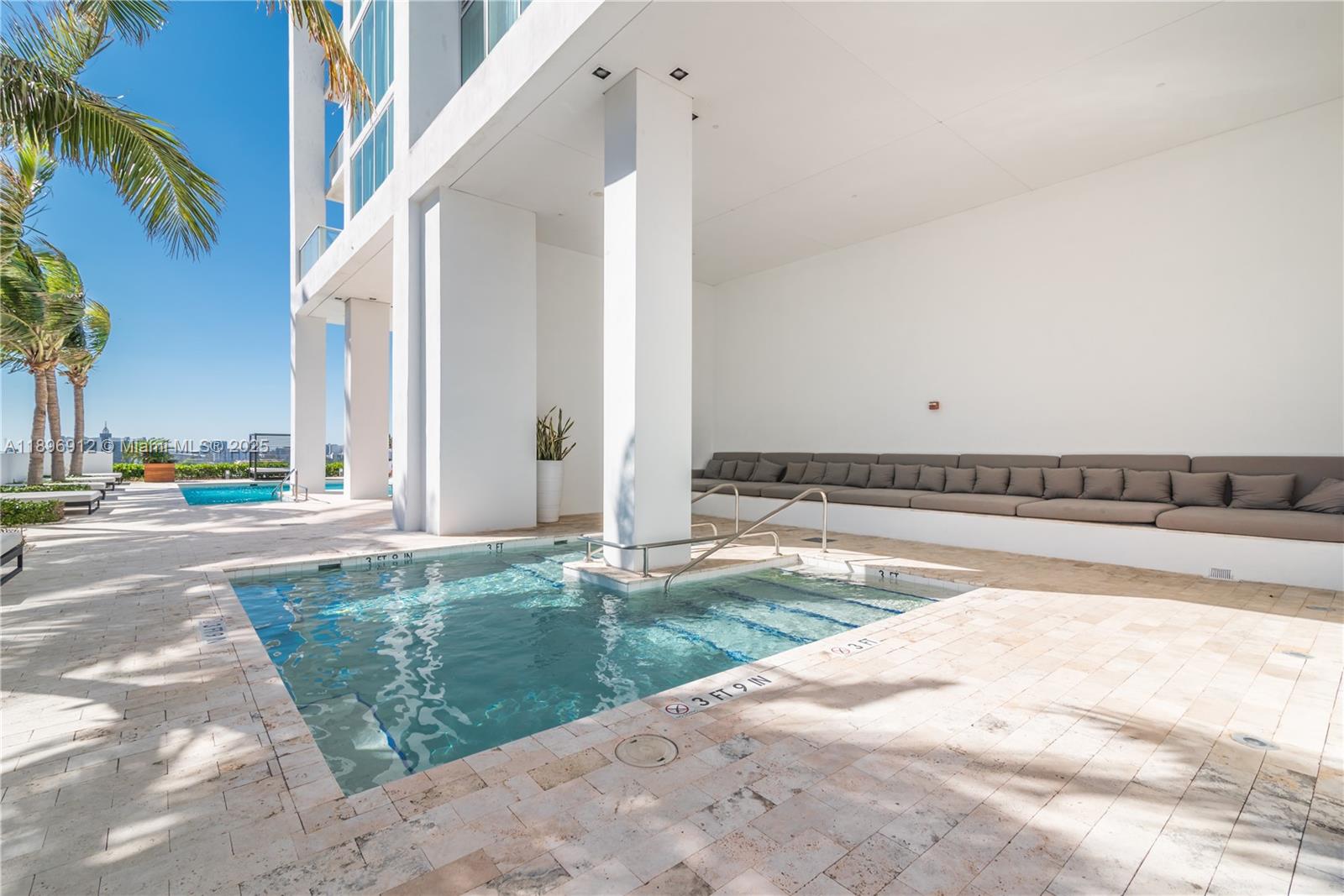 1040 Biscayne Blvd #2402, Miami FL 33132