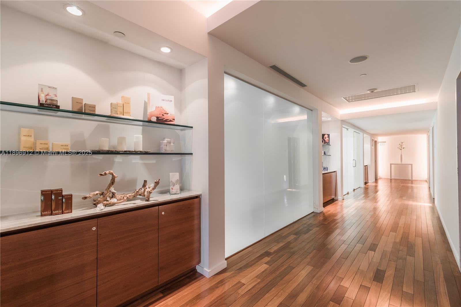 1040 Biscayne Blvd #2402, Miami FL 33132