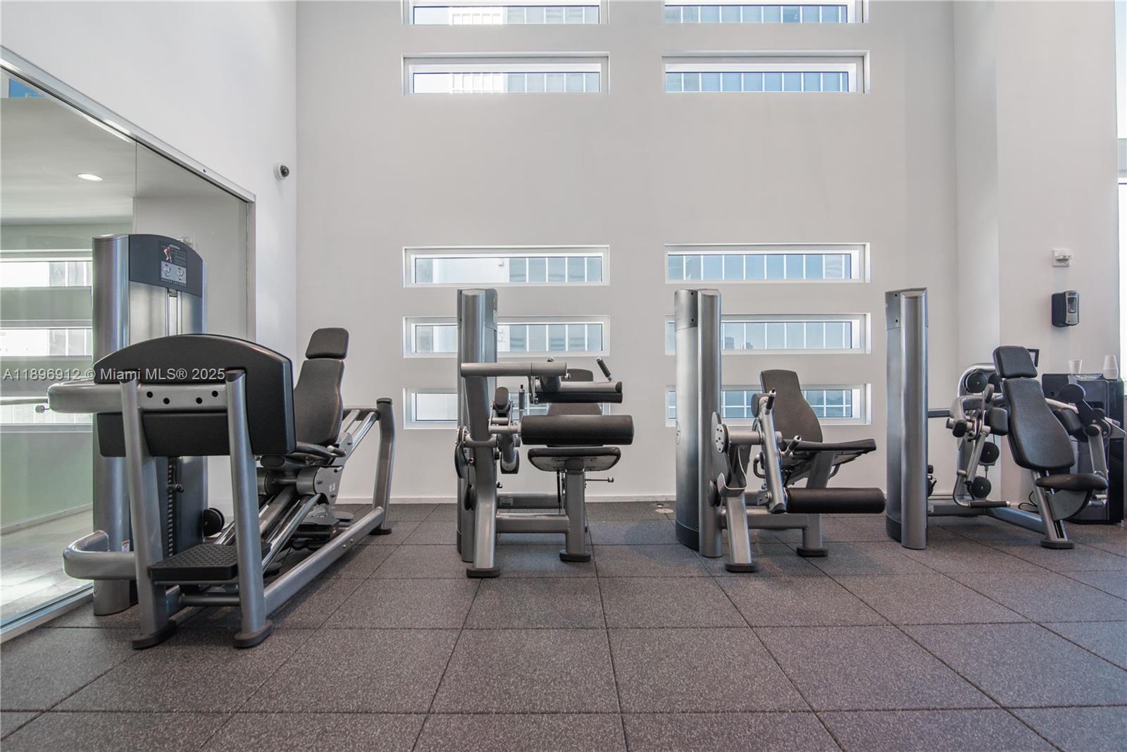 1040 Biscayne Blvd #2402, Miami FL 33132