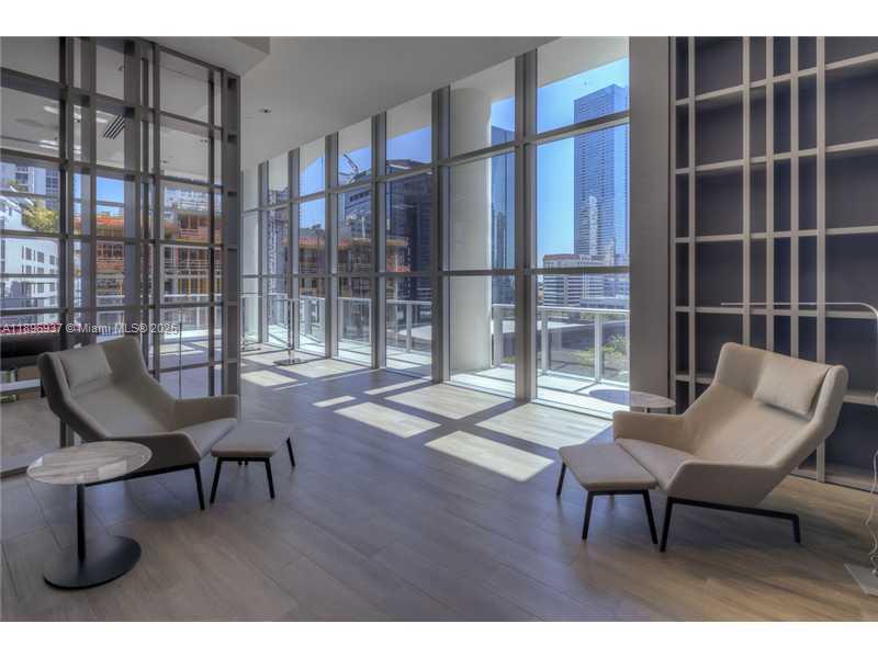 1100 S MIAMI AV #1011, Miami FL 33130