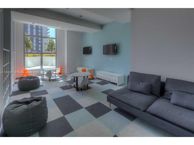 1100 S MIAMI AV #1011, Miami FL 33130