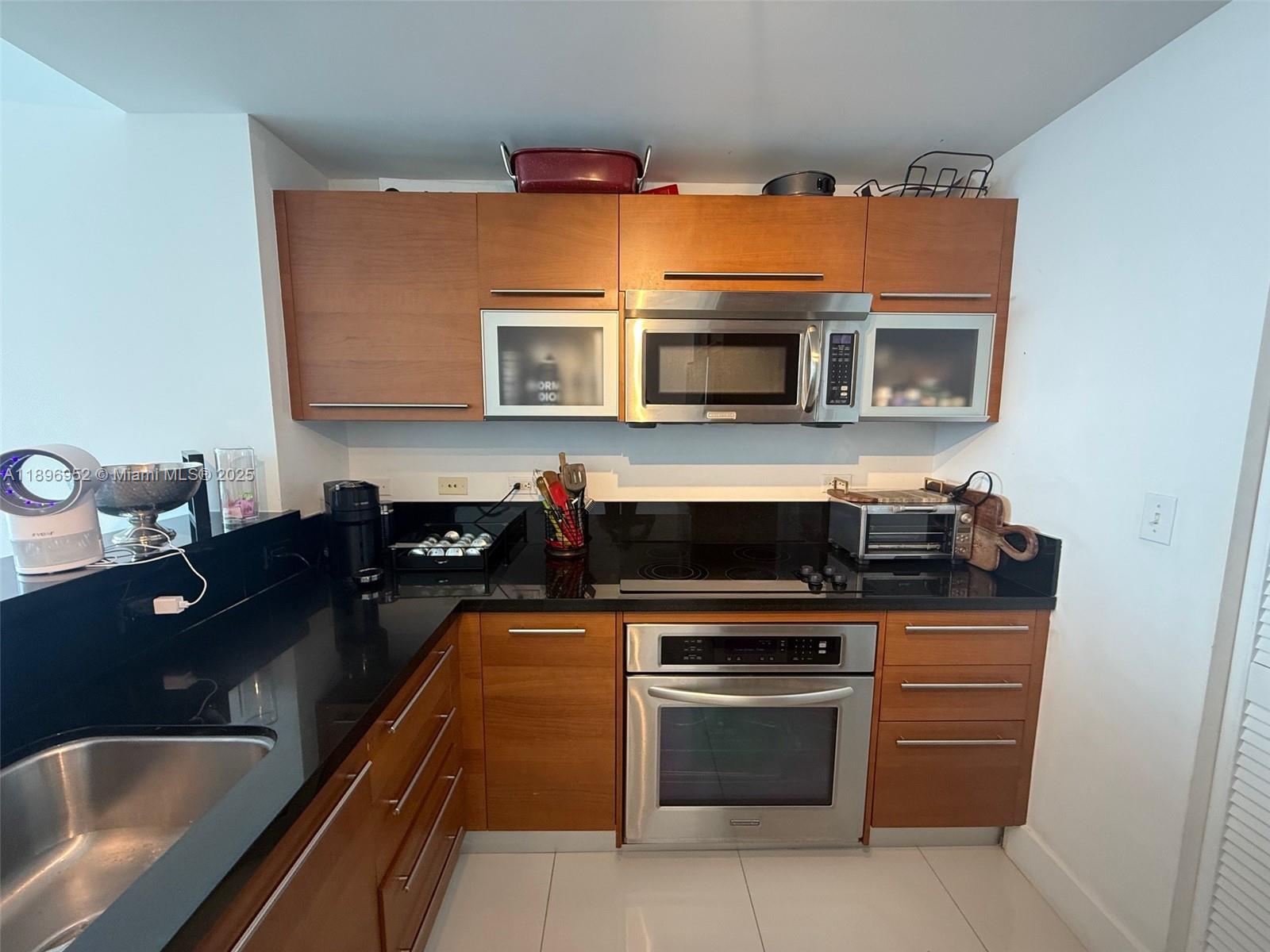 244 Biscayne Blvd #3708, Miami FL 33132