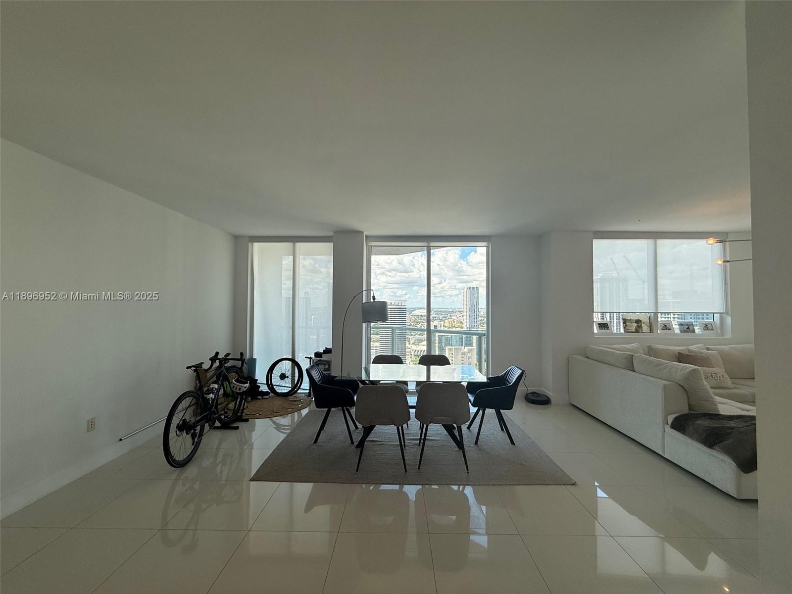 244 Biscayne Blvd #3708, Miami FL 33132