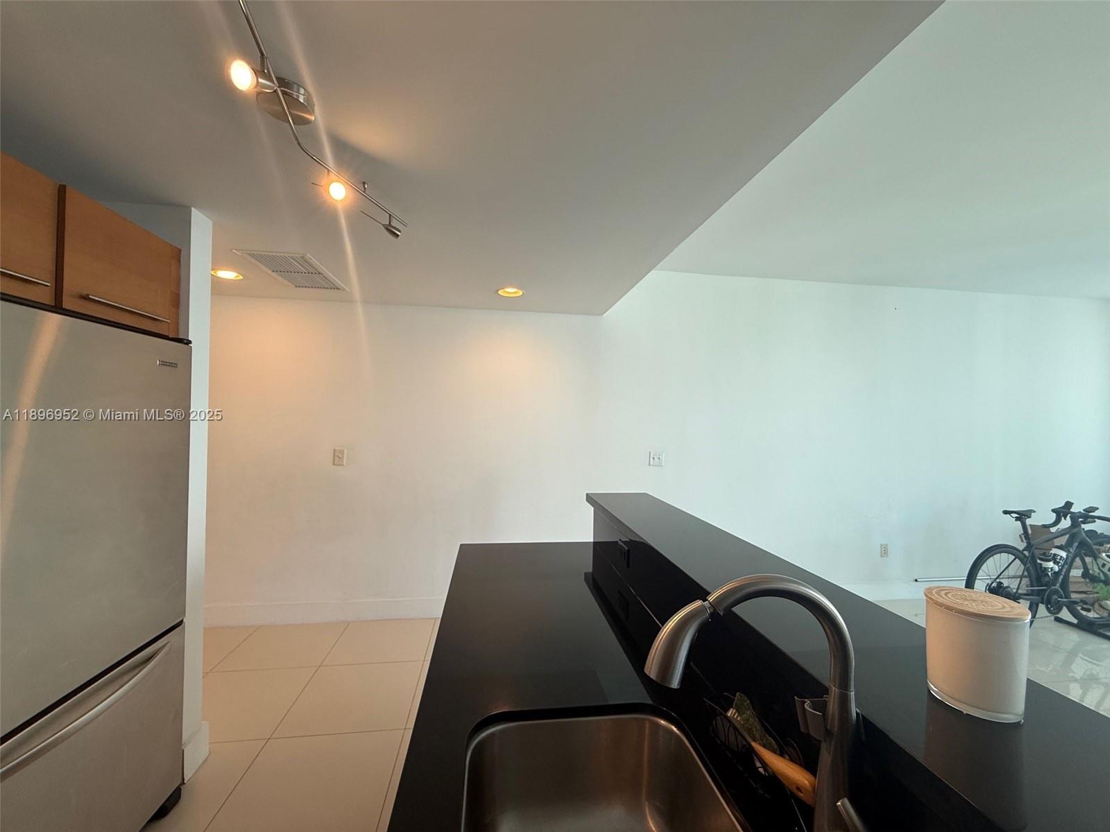 244 Biscayne Blvd #3708, Miami FL 33132