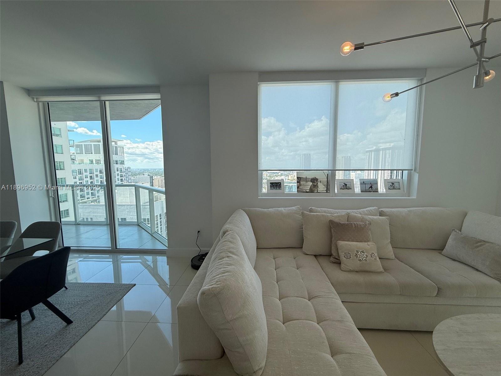 244 Biscayne Blvd #3708, Miami FL 33132