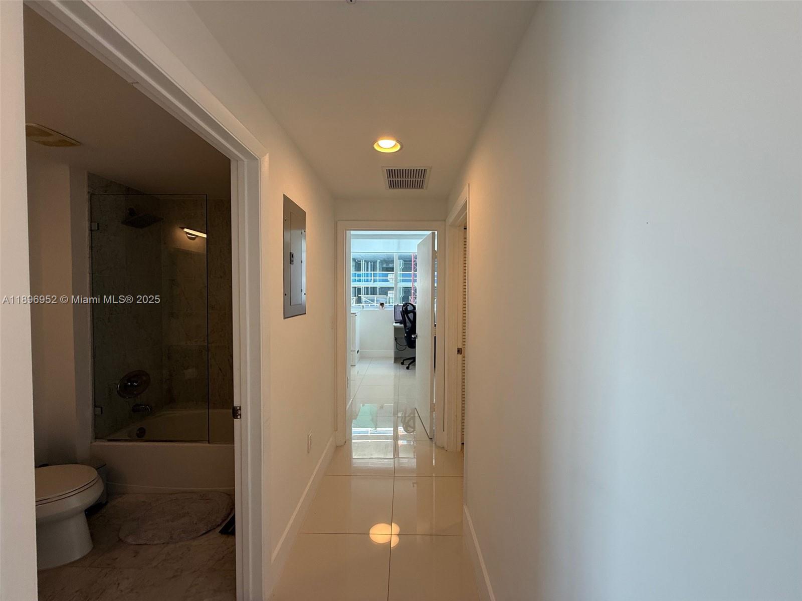 244 Biscayne Blvd #3708, Miami FL 33132