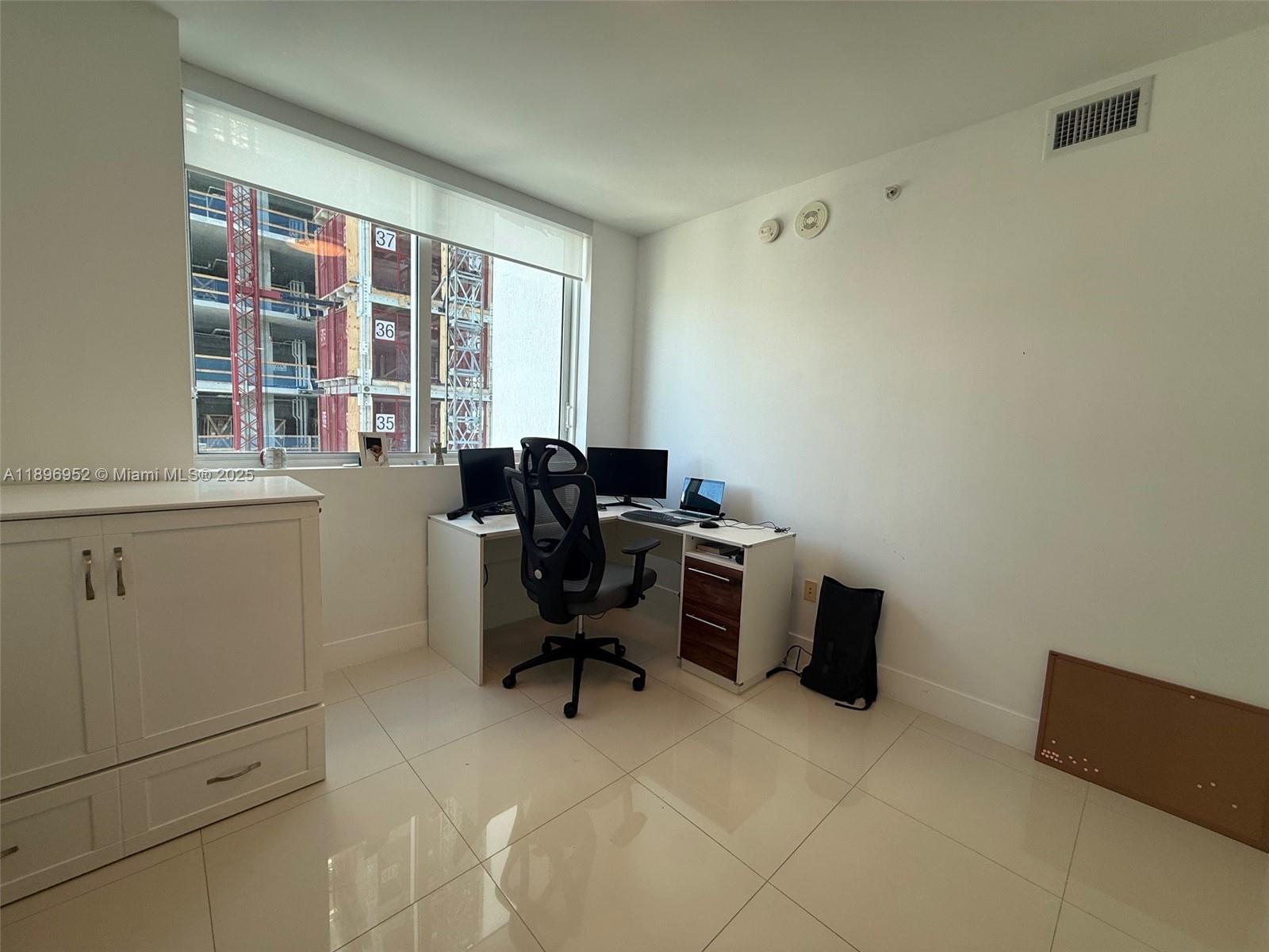 244 Biscayne Blvd #3708, Miami FL 33132