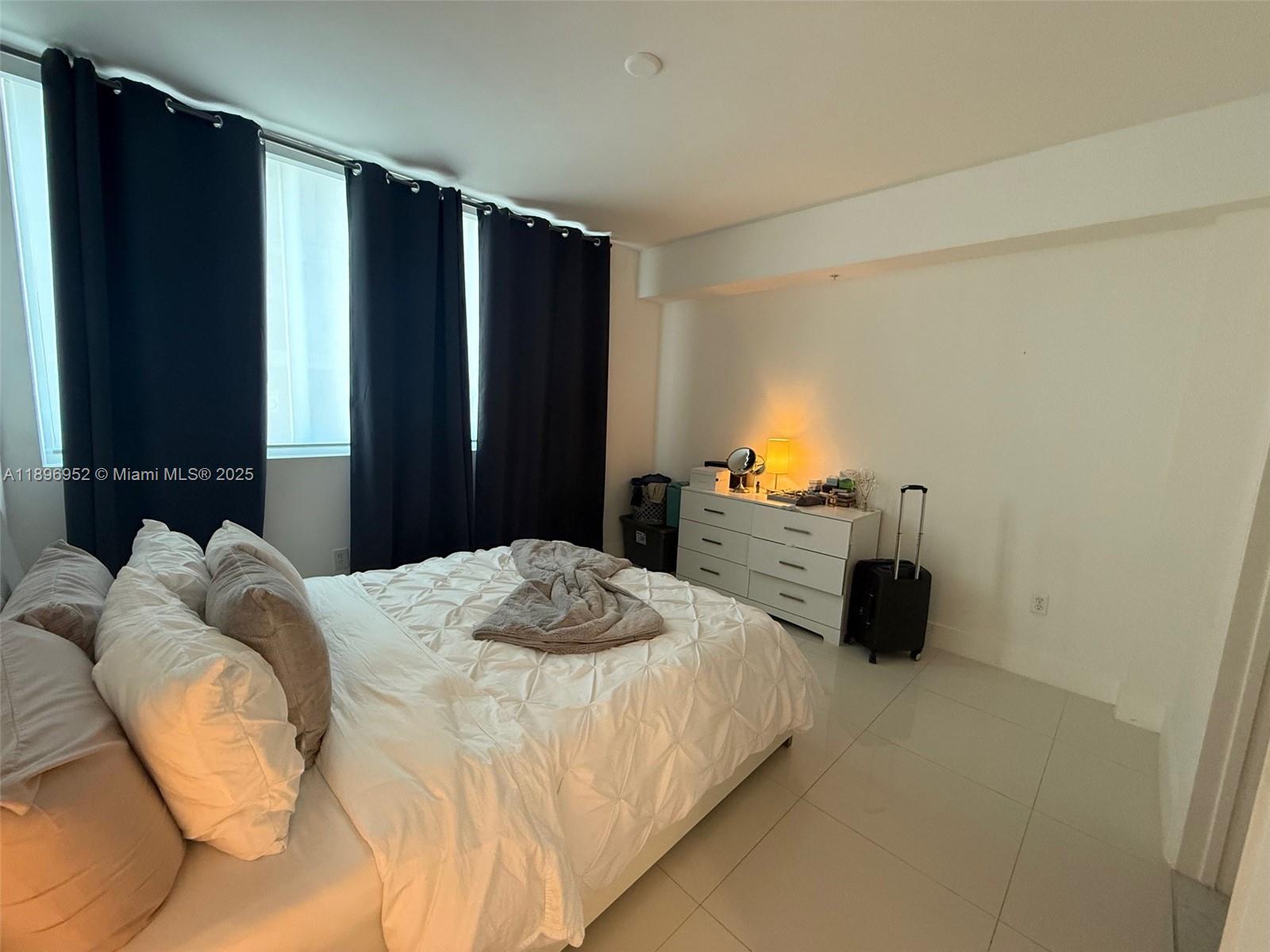 244 Biscayne Blvd #3708, Miami FL 33132