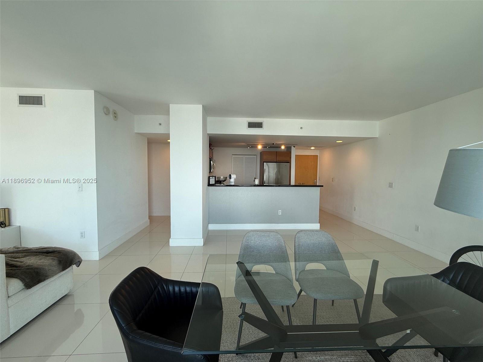 244 Biscayne Blvd #3708, Miami FL 33132