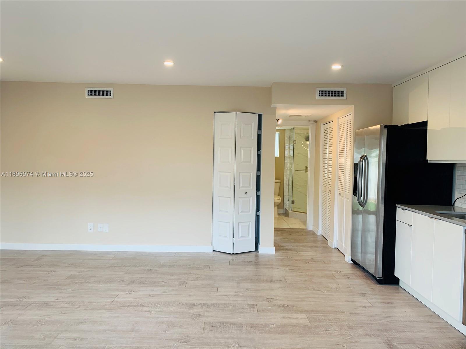 2412 NE 26th St #4, Fort Lauderdale FL 33305