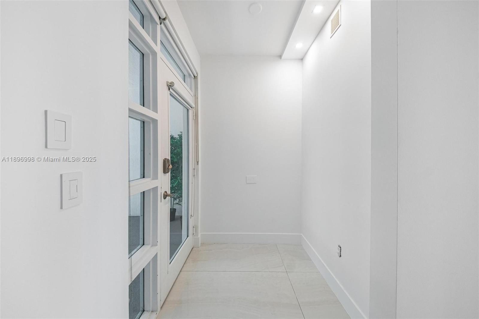 7918 Harbor Island Dr #207, North Bay Village FL 33141