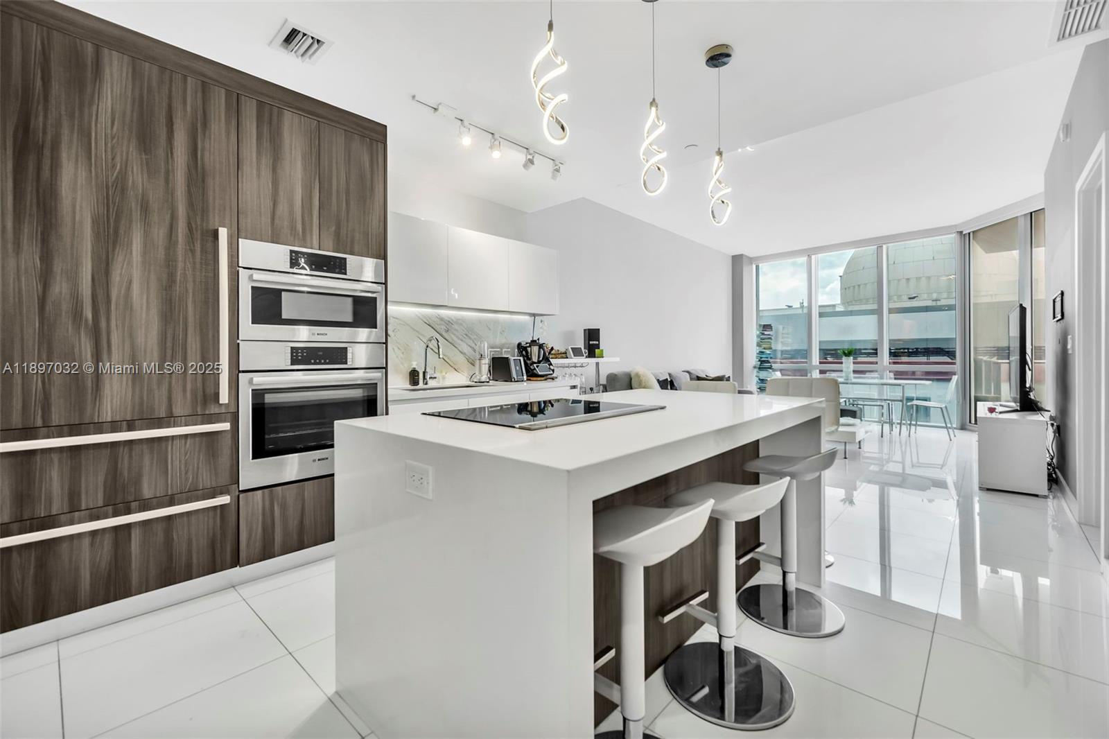 851 NE 1st Ave #806, Miami FL 33132