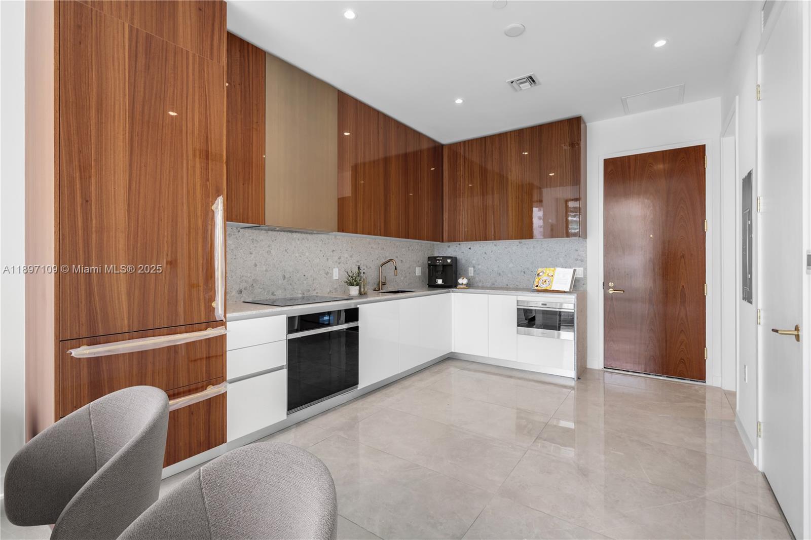 2655 S Bayshore #1506, Coconut Grove FL 33133