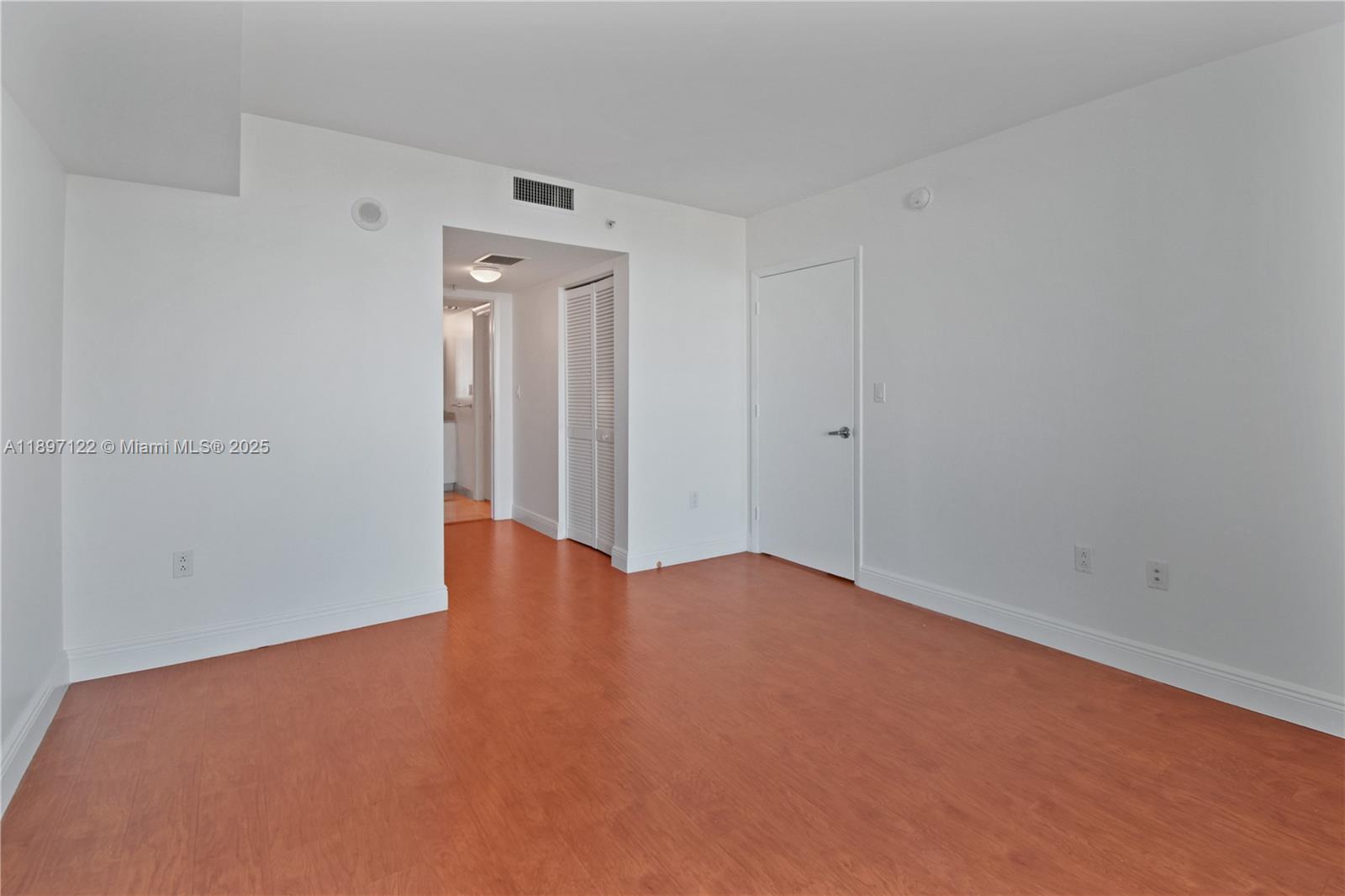 1800 N Bayshore Dr #2208, Miami FL 33132