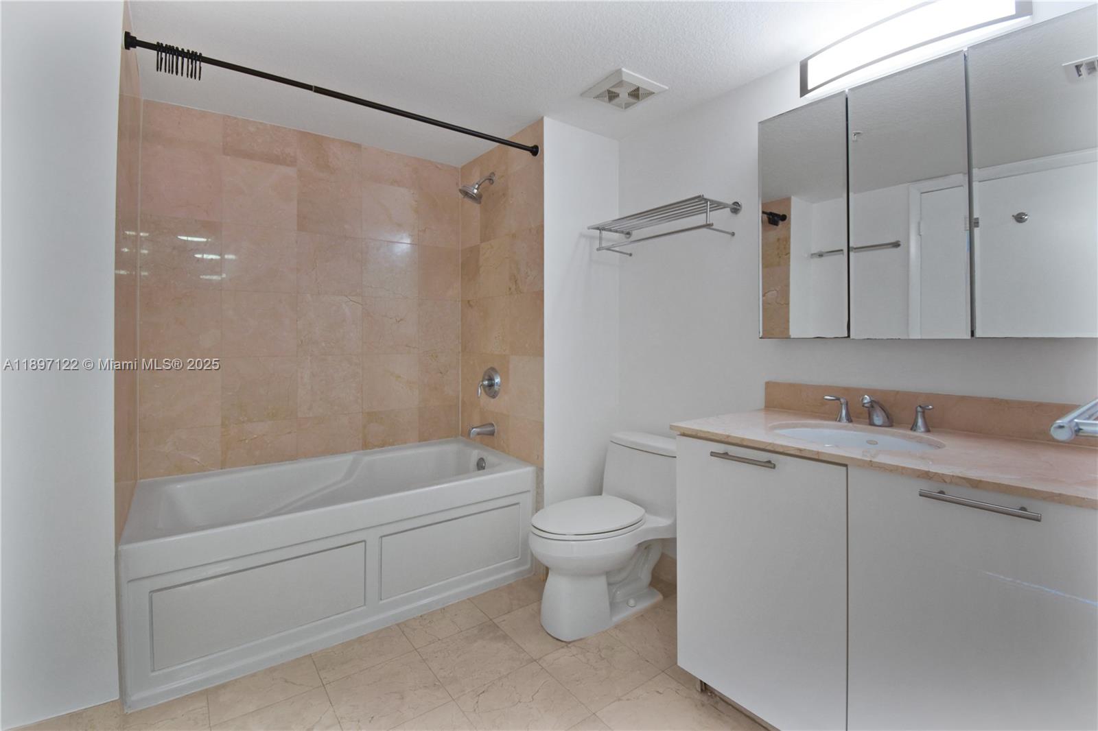 1800 N Bayshore Dr #2208, Miami FL 33132