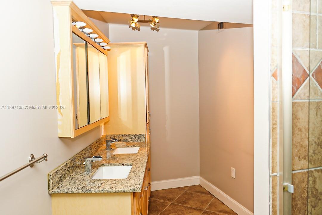 100 Golden Isles Dr #10, Hallandale Beach FL 33009