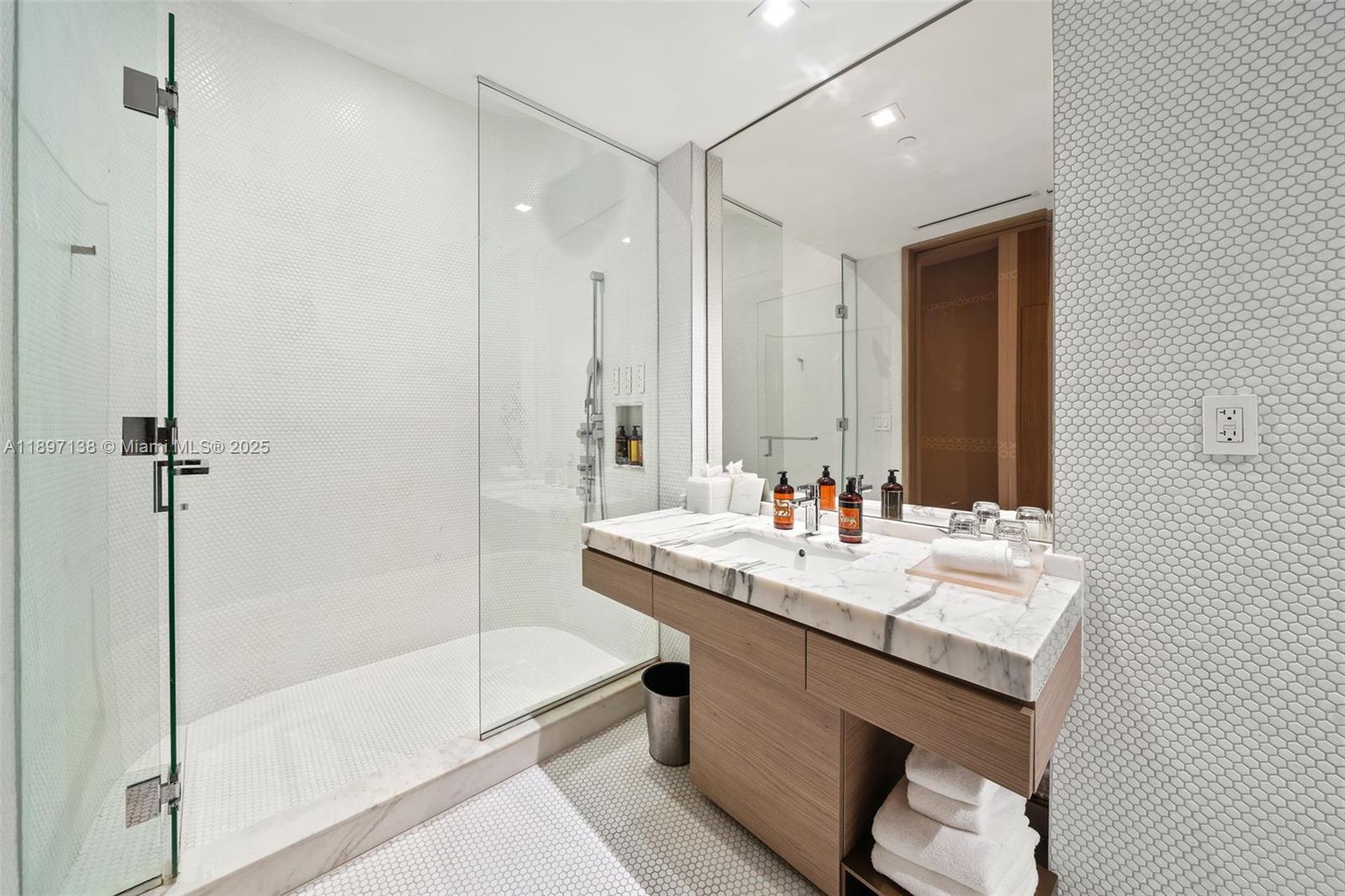 801 S Miami Ave #402, Miami FL 33130