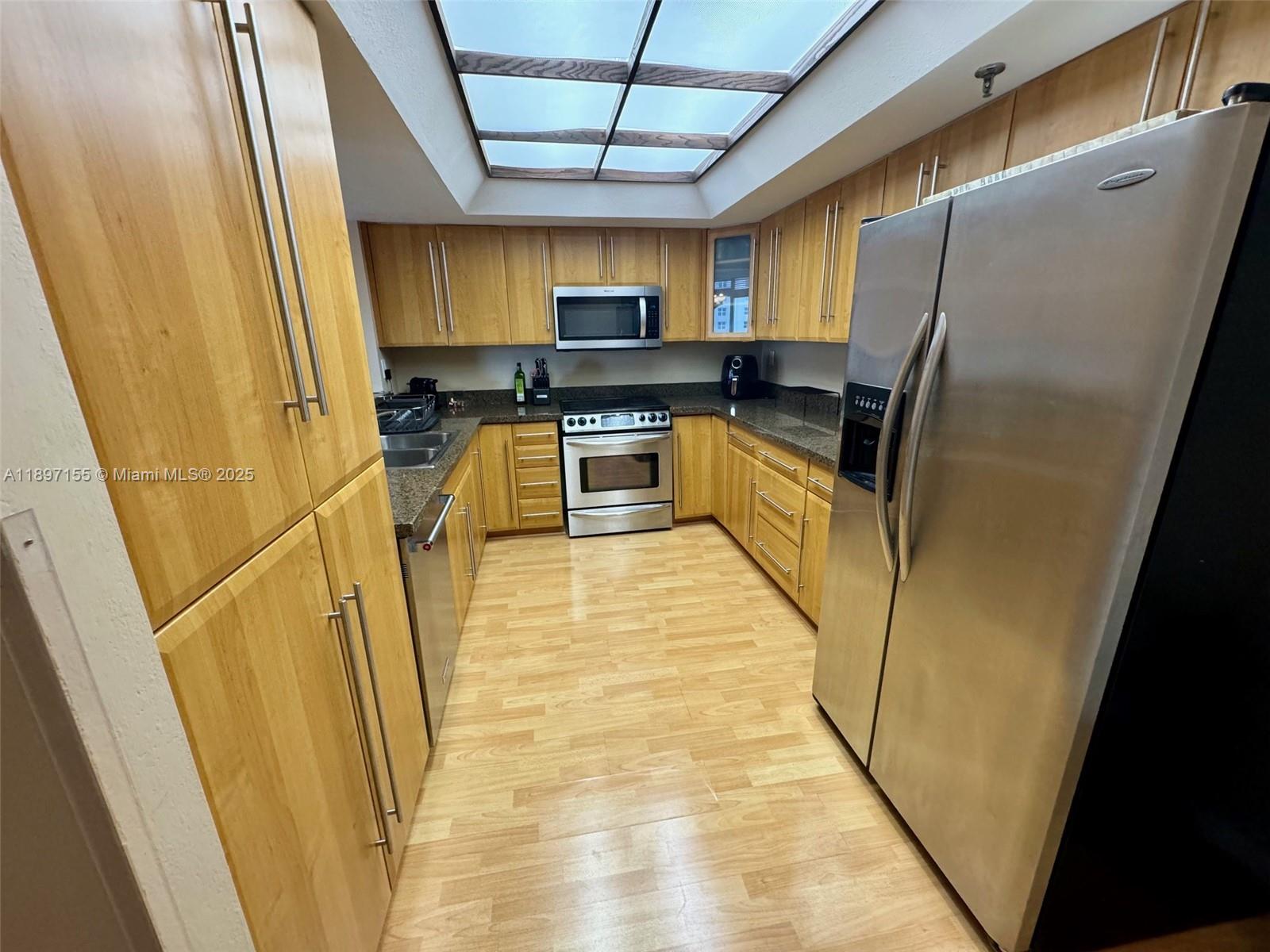 520 Brickell Key Dr #A605, Miami FL 33131