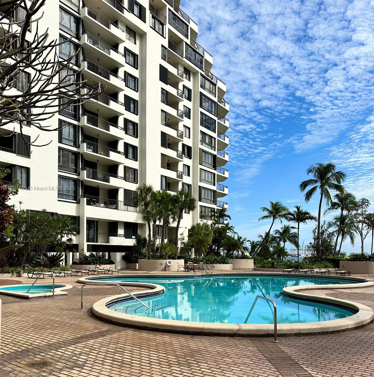 520 Brickell Key Dr #A605, Miami FL 33131