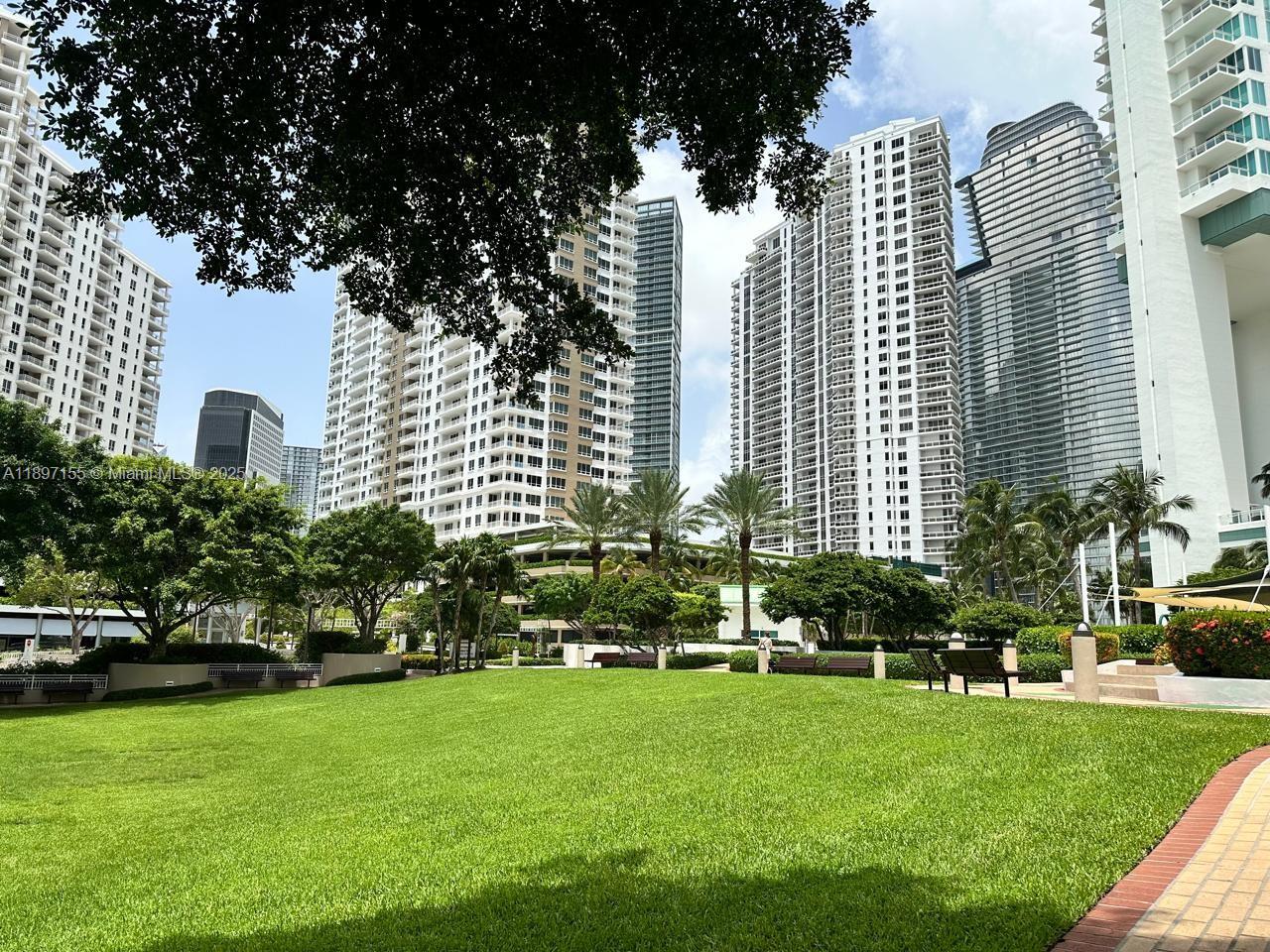520 Brickell Key Dr #A605, Miami FL 33131