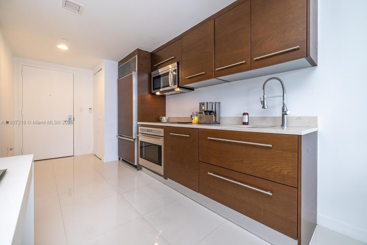 475 Brickell Ave #608, Miami FL 33131