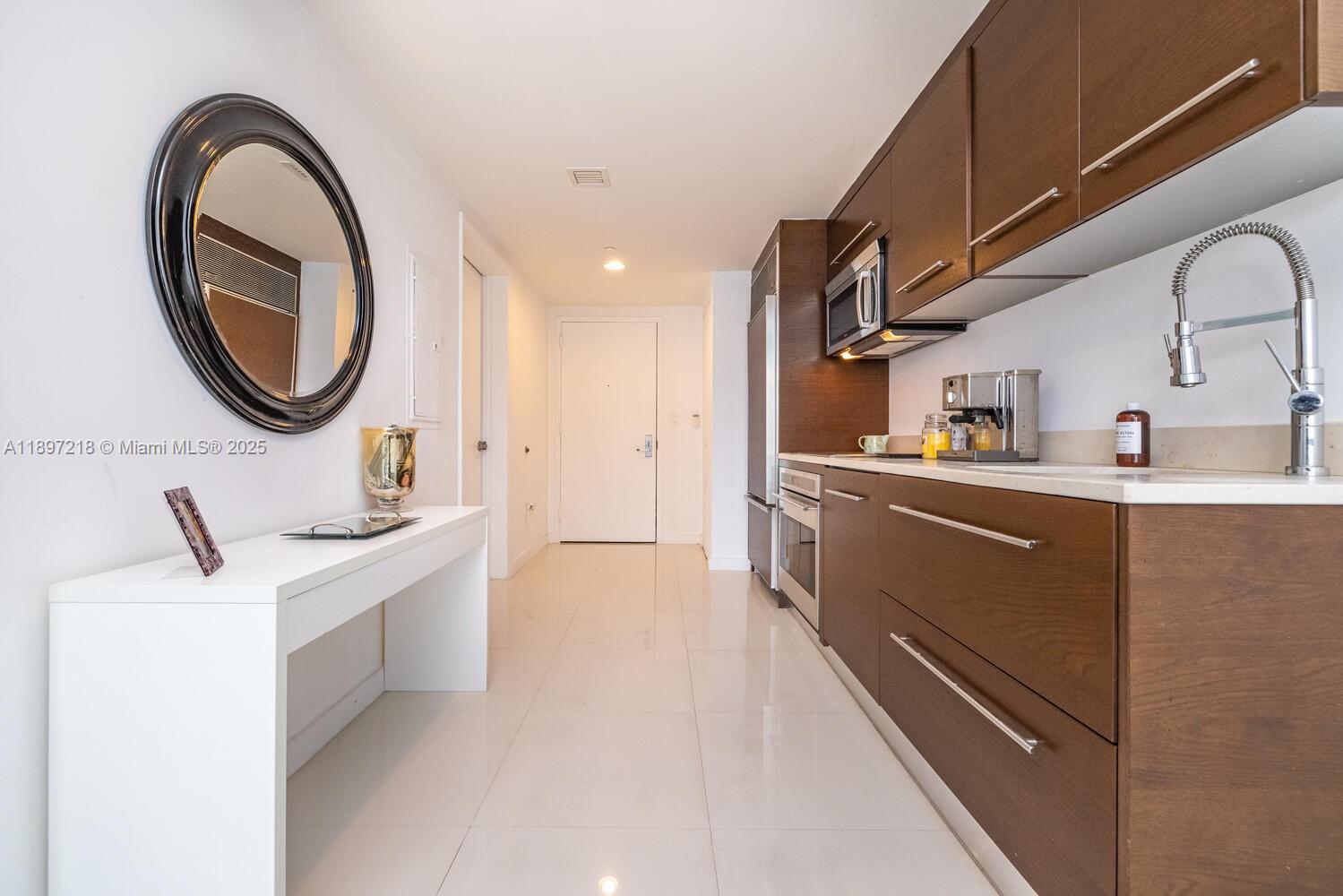 475 Brickell Ave #608, Miami FL 33131