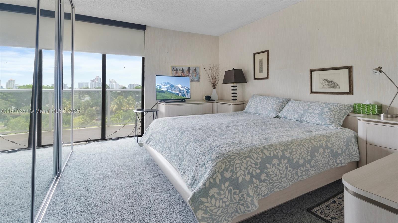3701 N Country Club Dr #606, Aventura FL 33180