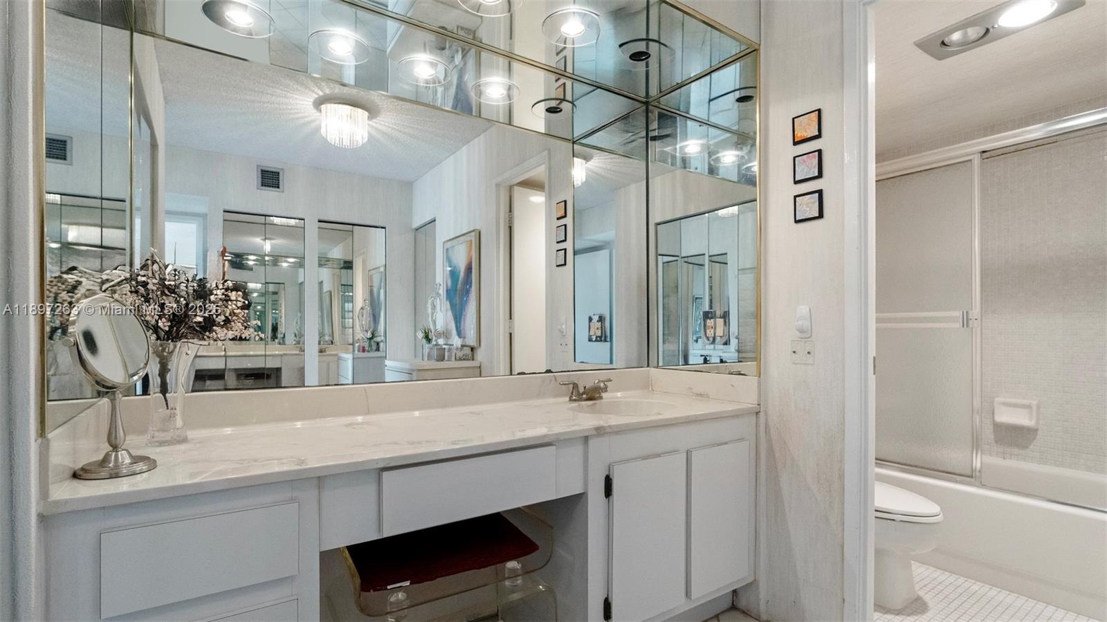 3701 N Country Club Dr #606, Aventura FL 33180