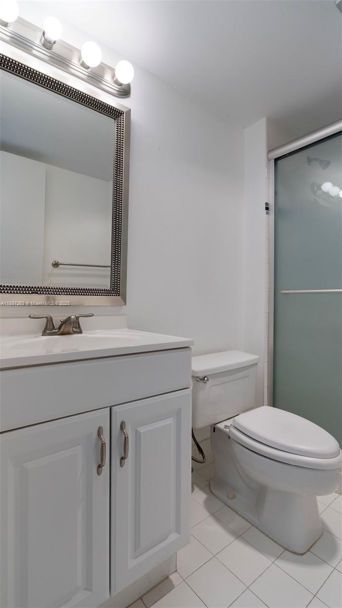 3701 N Country Club Dr #606, Aventura FL 33180
