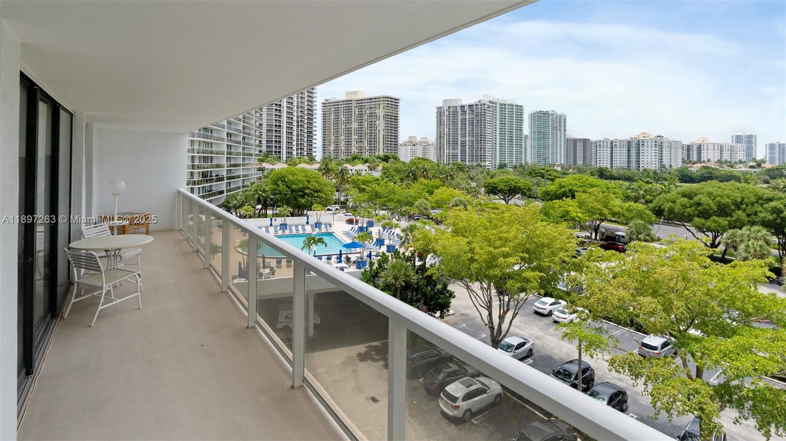 3701 N Country Club Dr #606, Aventura FL 33180