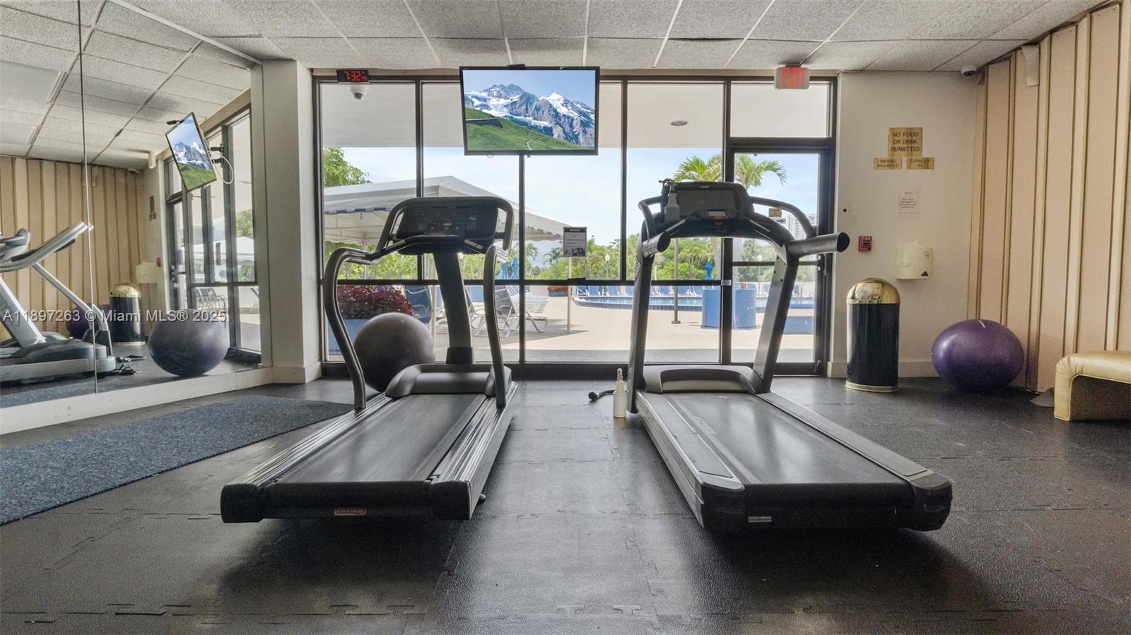 3701 N Country Club Dr #606, Aventura FL 33180