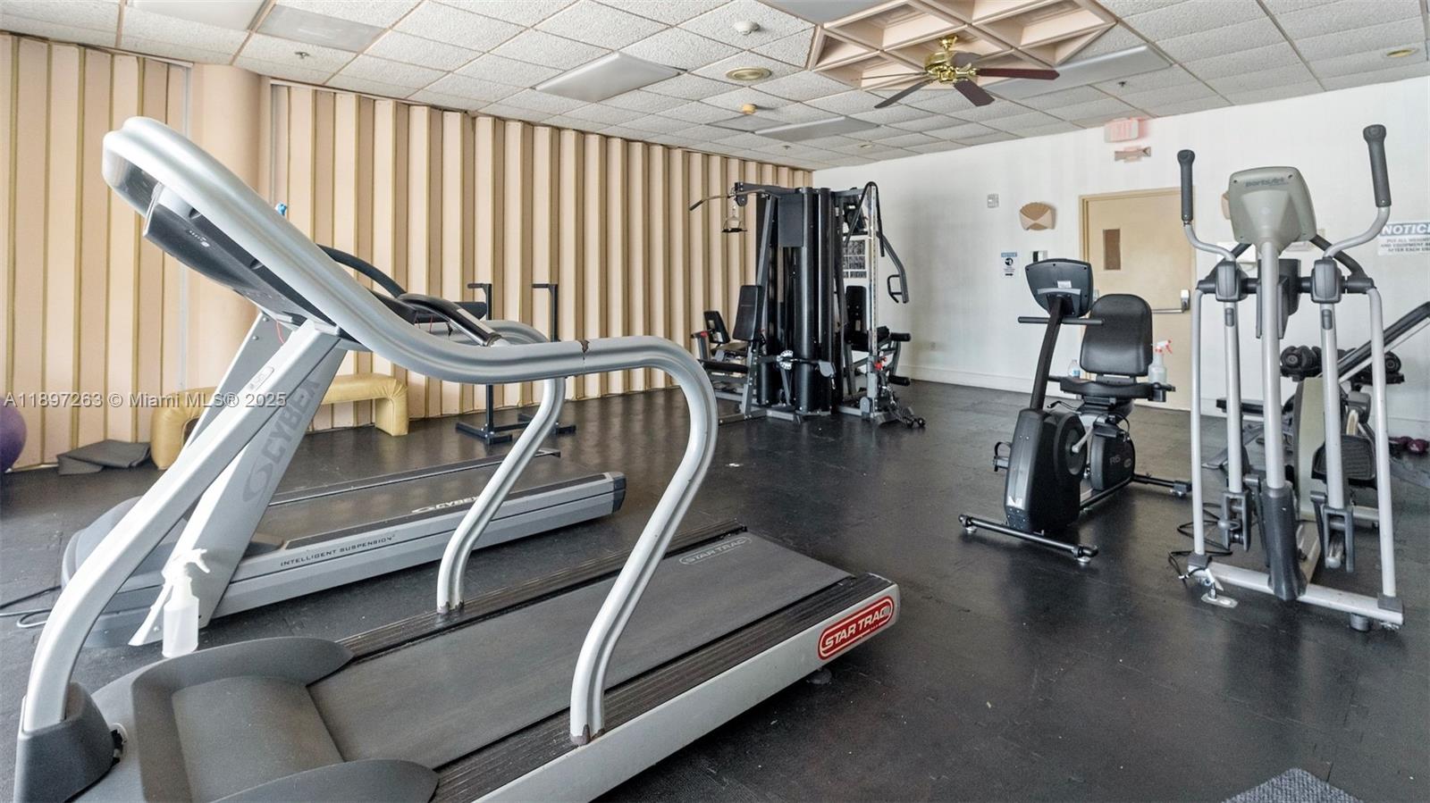 3701 N Country Club Dr #606, Aventura FL 33180