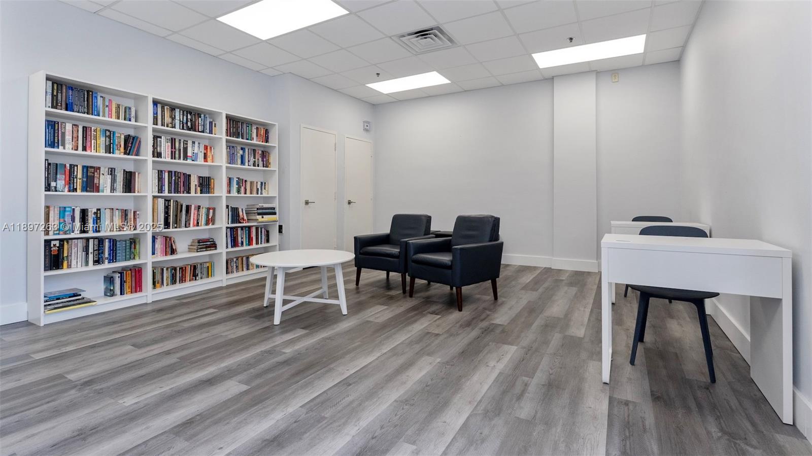3701 N Country Club Dr #606, Aventura FL 33180