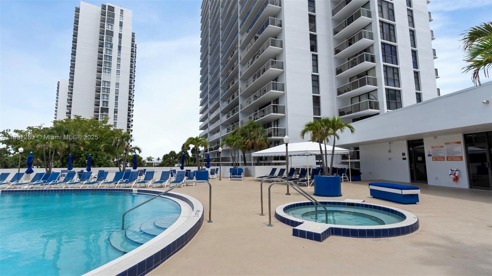 3701 N Country Club Dr #606, Aventura FL 33180