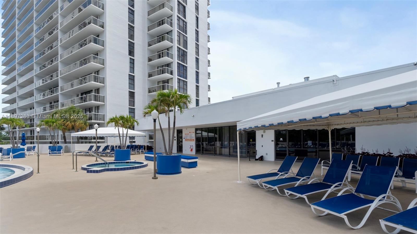 3701 N Country Club Dr #606, Aventura FL 33180